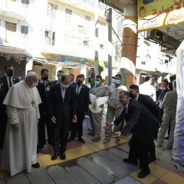 Papež Frančišek na zgodovinskem obisku v Iraku (photo: Vatican Media)
