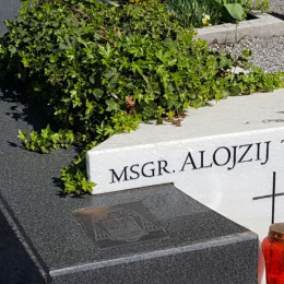 Grob msgr. Alojzija Turka (photo: www.najdigrob.si)
