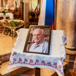 Sveta maša za pokojnega Marka Kremžarja je bila v cerkvi Srca Jezusovega na Taboru v Ljubljani (photo: Rok Mihevc)