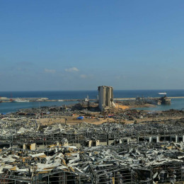 Razdejanje, ki ga je za seboj pustila eksplozija v bližini pristanišča v Bejrutu (photo: dpa/STA)