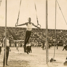 Leon Štukelj na tekmi v Beogradu leta 1930 (photo: Neznani avtor, Public domain, via Wikimedia Commons)