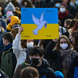 Protesti proti vojni in ruskim napadom na Ukrajino. (photo: STA)