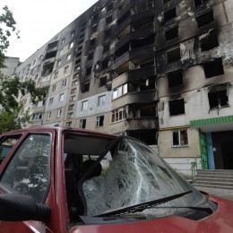 Vojna v Ukrajini.Poškodovane stavbe in vozila v Harkovu. (photo: dpa/STA)