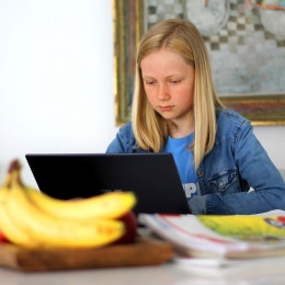 Objave na internetu močno vplivajo na samopodobo mladostnikov (photo: PixaBay)