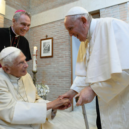 Papež Frančišek in papež Benedikt XVI. (photo: Vatican media)