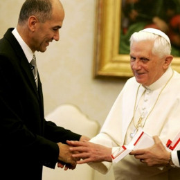 Janez Janša in papež Benedikt XVI. (photo: STA / Danijel Novakovič)
