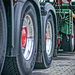 Traktor (photo: Pixabay)