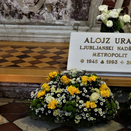 Grob nadškofa Alojza Urana (photo: p. Ivan Rampre)