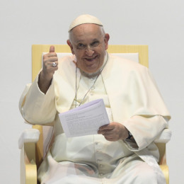 Papež med nagovorom mladim (photo: Vatican News)
