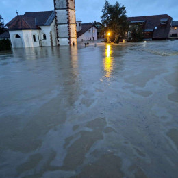 Poplave v Komendi (photo: STA)