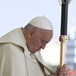 Papež na osrednjem srečanju z mladimi v Lizboni (photo: Simone Risoluti / Vatican News)