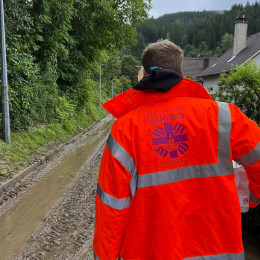 Prostovoljci Karitas na poti v pomoč poplavljenim (photo: Slovenska karitas)