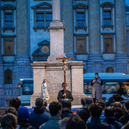 Javna molitev rožnega venca v organizaciji Katoliške mladine (photo: Rok Mihevc)