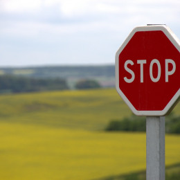 Stop - meja (photo: Pixabay)