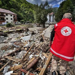 Pomoč Rdečega križa (photo: www.rks.si)