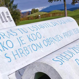 Spomenik žrtvam prometnih nesreč na Žalah v Ljubljani (photo: Zavod Varna pot)