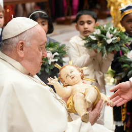 Papež Frančišek pri polnočni sveti maši (photo: Vatican Media)