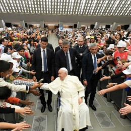 Papež na novembrskem srečanju z otroki (photo: Vatican media)