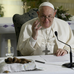 Papež Frančišek v kapeli Doma sv. Marte (photo: Vatican Media)