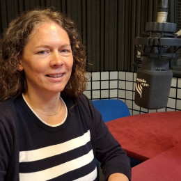 Mira Milavec v studiu (photo: Marjana Debevec)