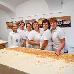 Članice Društva podeželskih žena Dolenjske Toplice (photo: Rok Mihevc)