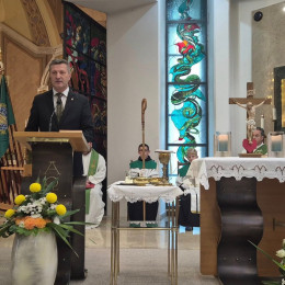Svečo so blagosloovili med bogoslužjem na Polzeli. (photo: ČZS)