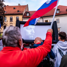 Protestni shod na Glavnem trgu v Novem mestu (photo: Rok Mihevc)