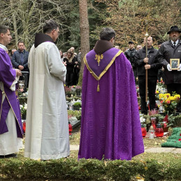 Pogreb 48-letnega Aleša Šutarja. (photo: Aleš Kocjan / STA)