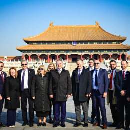 Številna gospodarska delegacija na Kitajskem (photo: Vir: FB Državni svet )