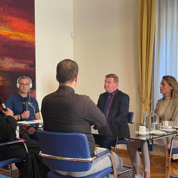 Gostje:  mariborski nadškof metropolit msgr. Alojzij Cvikl, duhovnik in študent v Rimu Boštjan Dolinšek, direktorica romarske agencije Aritours Tanja Arih Korošec in veleposlanik Republike Slovenije pri Svetem sedežu Franci But. (photo: ARO)