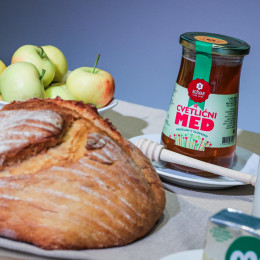 Tradicionalni slovenski zajtrk ob tednu slovenske hrane. (photo: Daniel Novaković / STA)