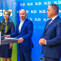 Novinarska konferenca, na kateri so predsedniki NSi, SLS in Fokusa - Jernej Vrtovec, Tina Bregant in Marko Lotrič predstavili izjavo o začetku pogovorov o možnem sodelovanju na prihajajočih parlamentarnih volitvah. (photo: STA)