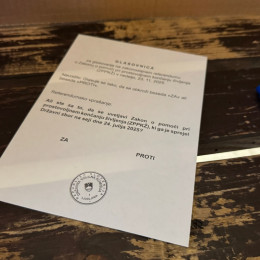 Glasovnica na referendumu (photo: Rok Mihevc)