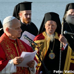 Papež Leon XIV. in ekumenski patriarh Bartolomej I. (photo: Simone Risoluti/Vatican Media)
