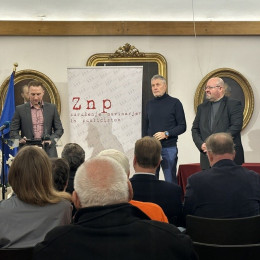 Priznanje je prejel tudi novinar Bojan Požar (photo: Združenje novinarjev in publicistov)