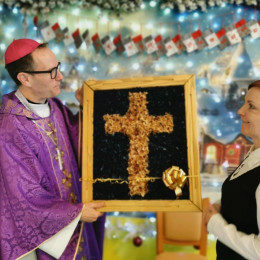 Škof Janez Kozinc in Melita Ficko (photo: Monika Novak)