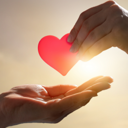 Podarimo si iskrenost in srčnost (photo: enostavnopomagam.eu)