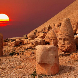 Nemrut, 2.134 m visoka gora v jugovzhodni Turčiji (photo: Agencija Oscar)