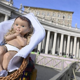 Blagoslovitev Jezuščkov v Vatikanu (photo: Vatican Media)