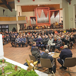 Zbrani v konkatedrali (photo: Ivo Žajdela/Družina)