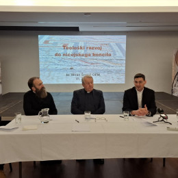 Sogovorniki na srečanju v dvorani pravoslavnega pastoralnega centra (photo: Marjana Debevec)