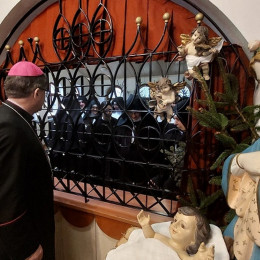 Škof Maksimilijan Matjaž in klarise (photo: Škofija Celje)