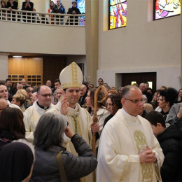 Škof Marko Kovač v svoji rojstni župniji na Trešnjevki v Zagrebu (photo: Zagrebška nadškofija)