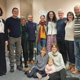 Novinarka Petra Stopar s člani Frančiškovega svetnega reda v studiu Radia Ognjišče (photo: ARO)