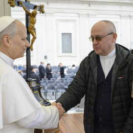 Papež Leon XIV. in msgr. Franci Trstenjak (photo: Simone Risoluti/Vatican Media)