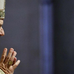 Papež v molitvi (photo: Vatican Media)