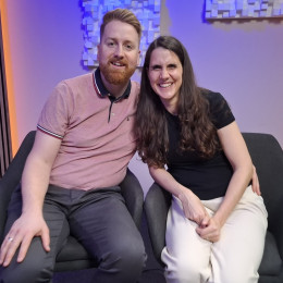 Petra in Kristjan Kmetič v studiu Radia Ognjišče (photo: Izidor Šček)