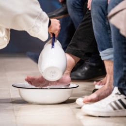 Umivanje nog (photo: Rok Mihevc)