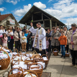 Blagoslov velikonočnih jedil (photo: Rok Mihevc)
