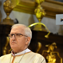 Nadškof Stanislav Zore med velikonočno vigilijo (photo: Nadškofija Ljubljana)